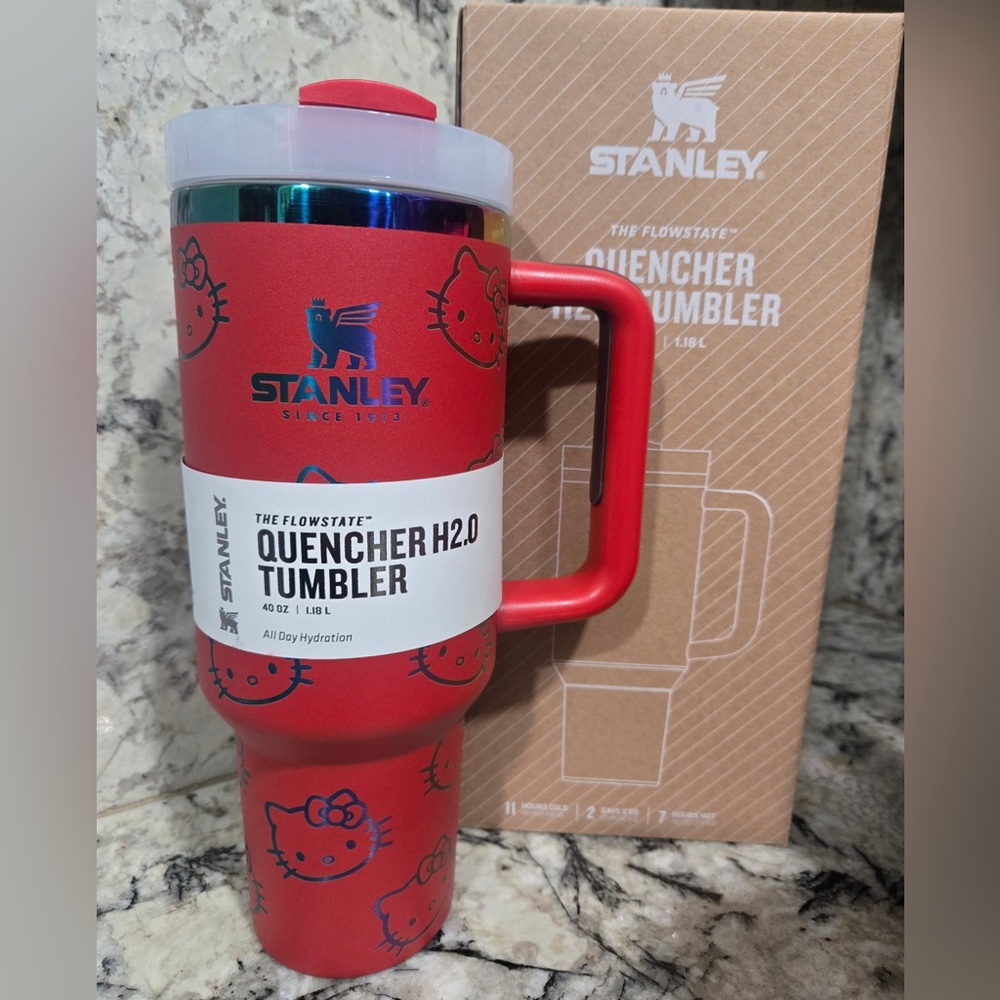 New Stanley 40 oz water bottle hello kitty classic red